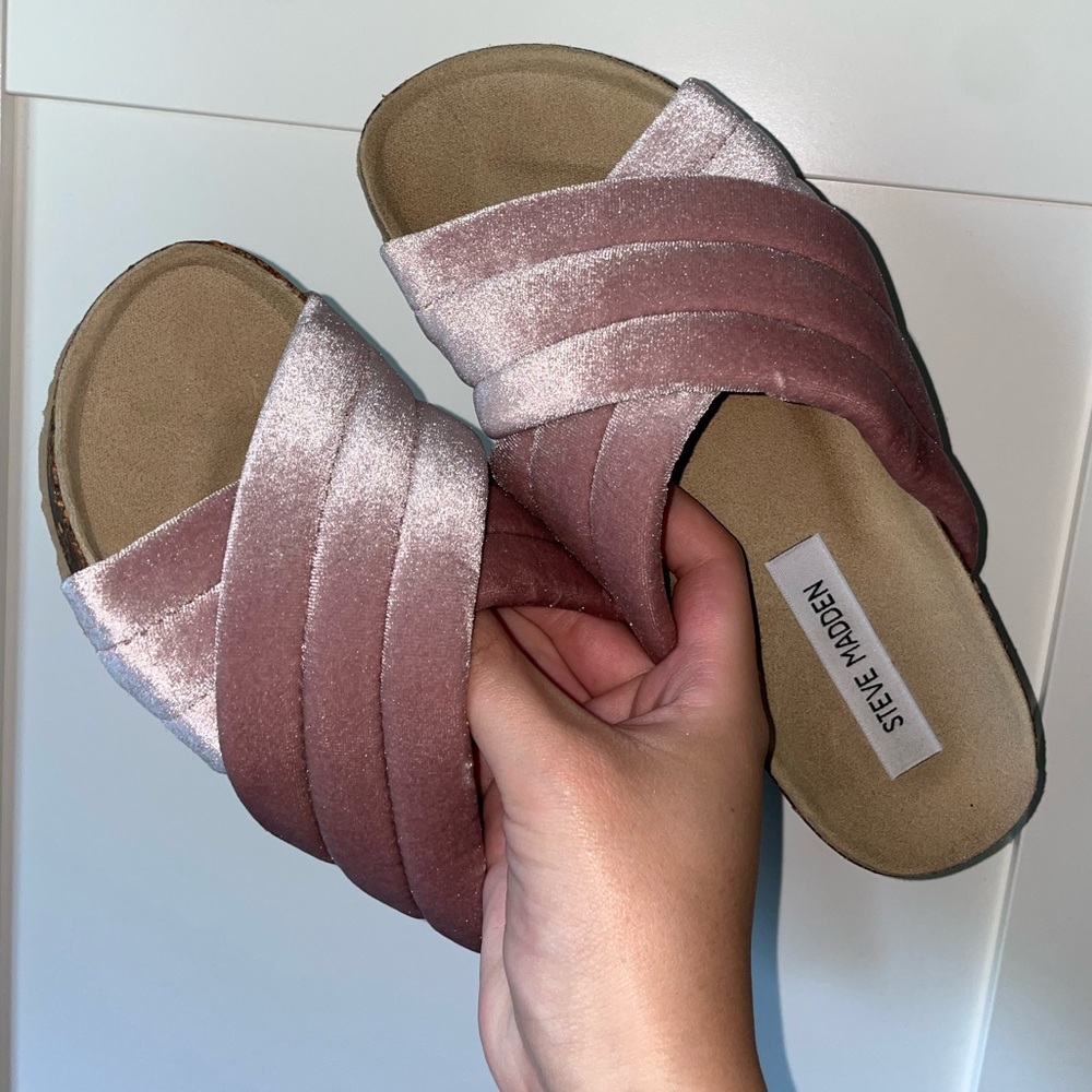 Steve Madden “VANNA” Pink Velvet Sandals 7